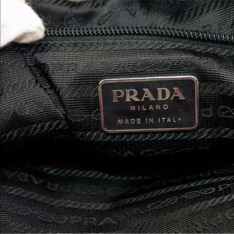 PRADA Triangle logo Nylon Tote bag Black Vintage iz7n5j – VintageShop solo