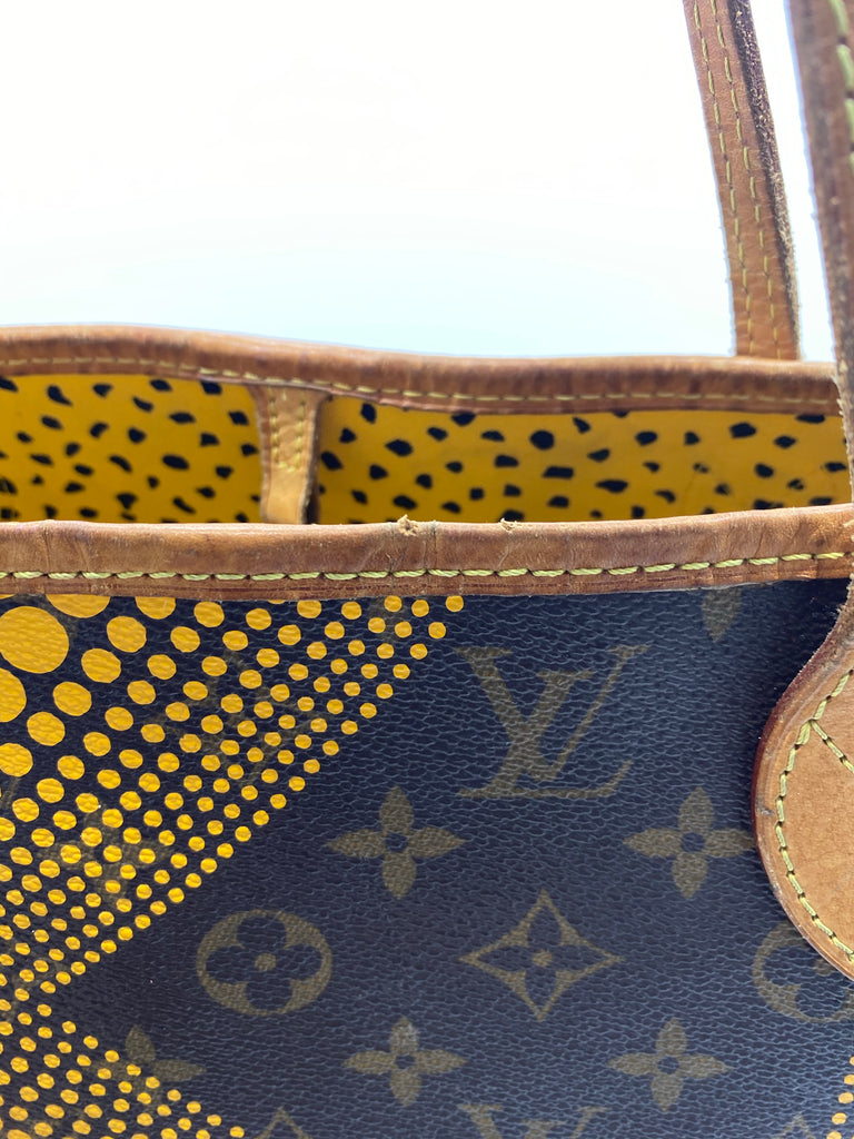LOUIS VUITTON, BROWN AND WHITE LIMITED EDITION KUSAMA MONOGRAM CANVAS NEVERFULL  MM WITH GOLDEN BRASS HARDWARE, Luxury Handbags, 2020